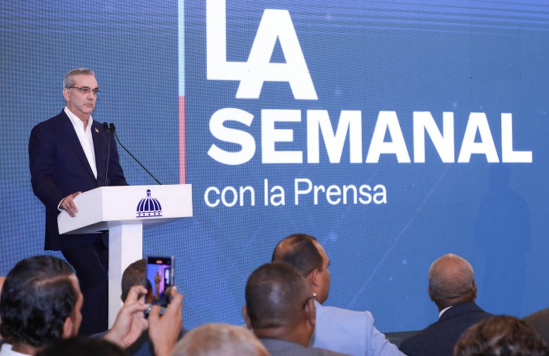 Abinader con la prensa