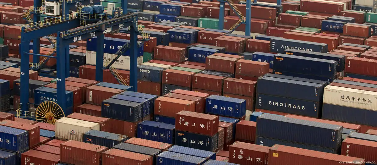 Aumentan aranceles a China 104