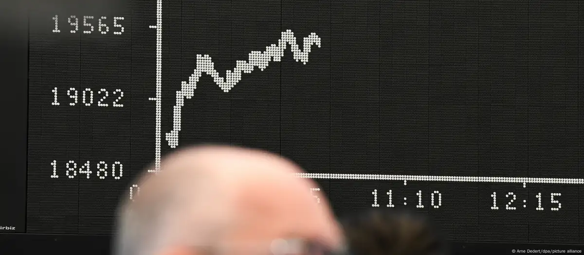 Crisis por aranceles 2212