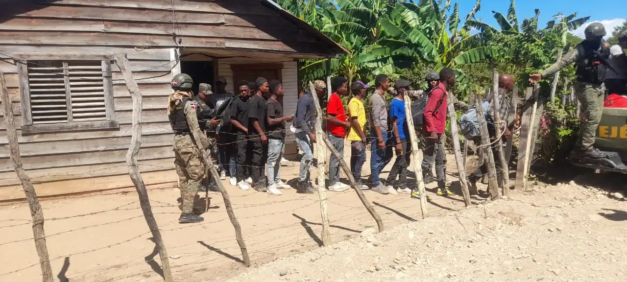 Encuentran haitianos en vivienda