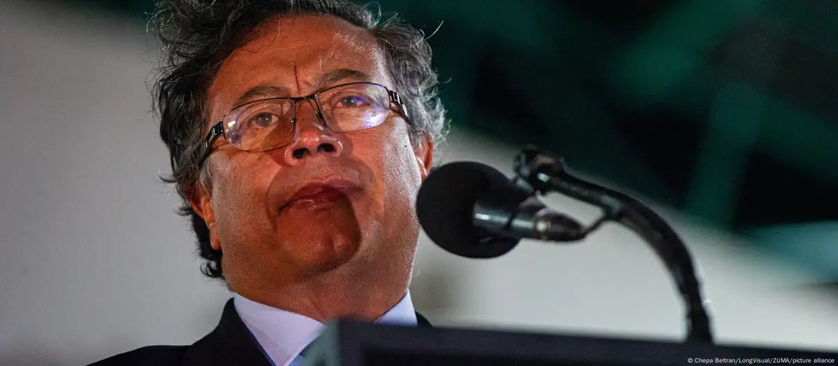 Gustavo Petro pide a Bukele