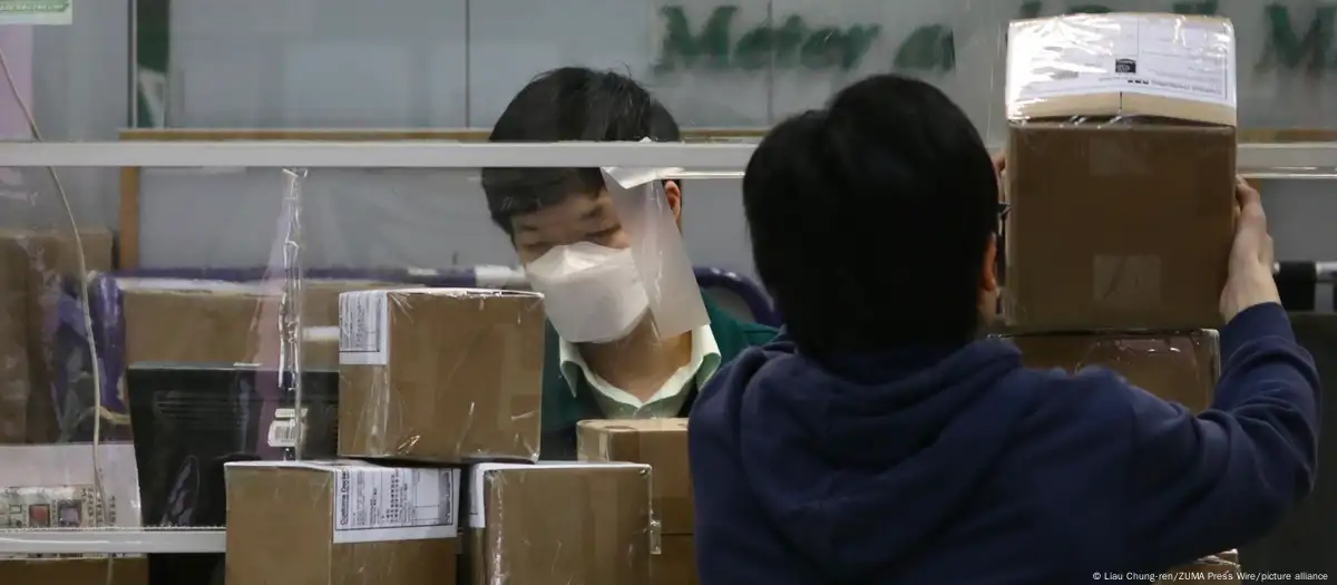 Hong Kong suspende correos a USA