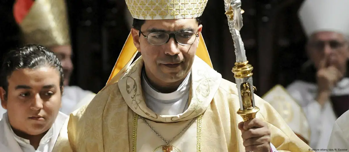 Iglesia pide a Bukele