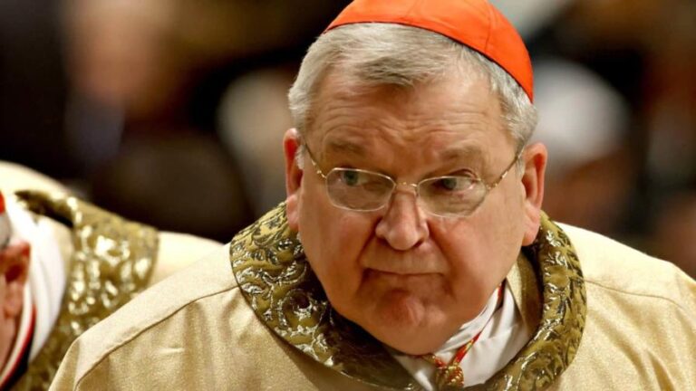 Raymond Burke, Trump lo quiere como papa