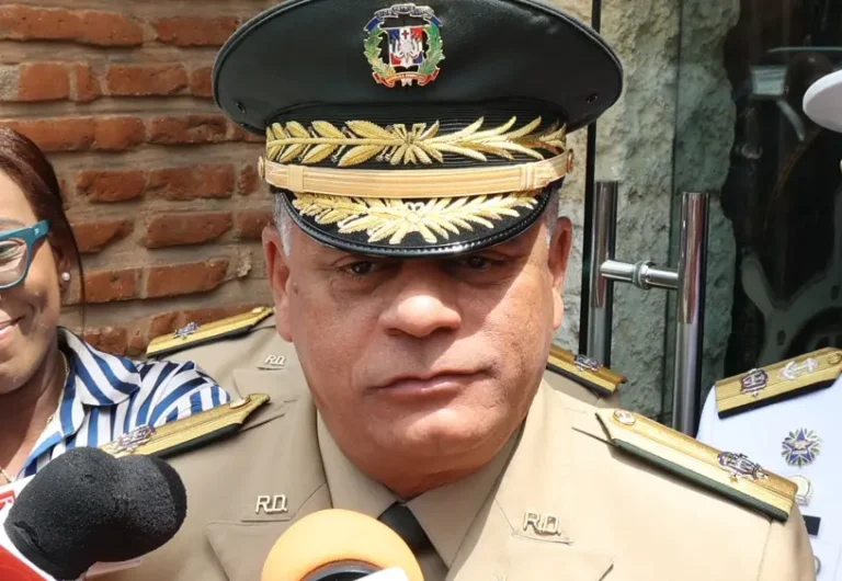 Carlos Fernandez Onofre, ministro defensa