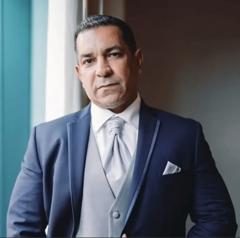 Enmanuel Rivera acusado de estafa