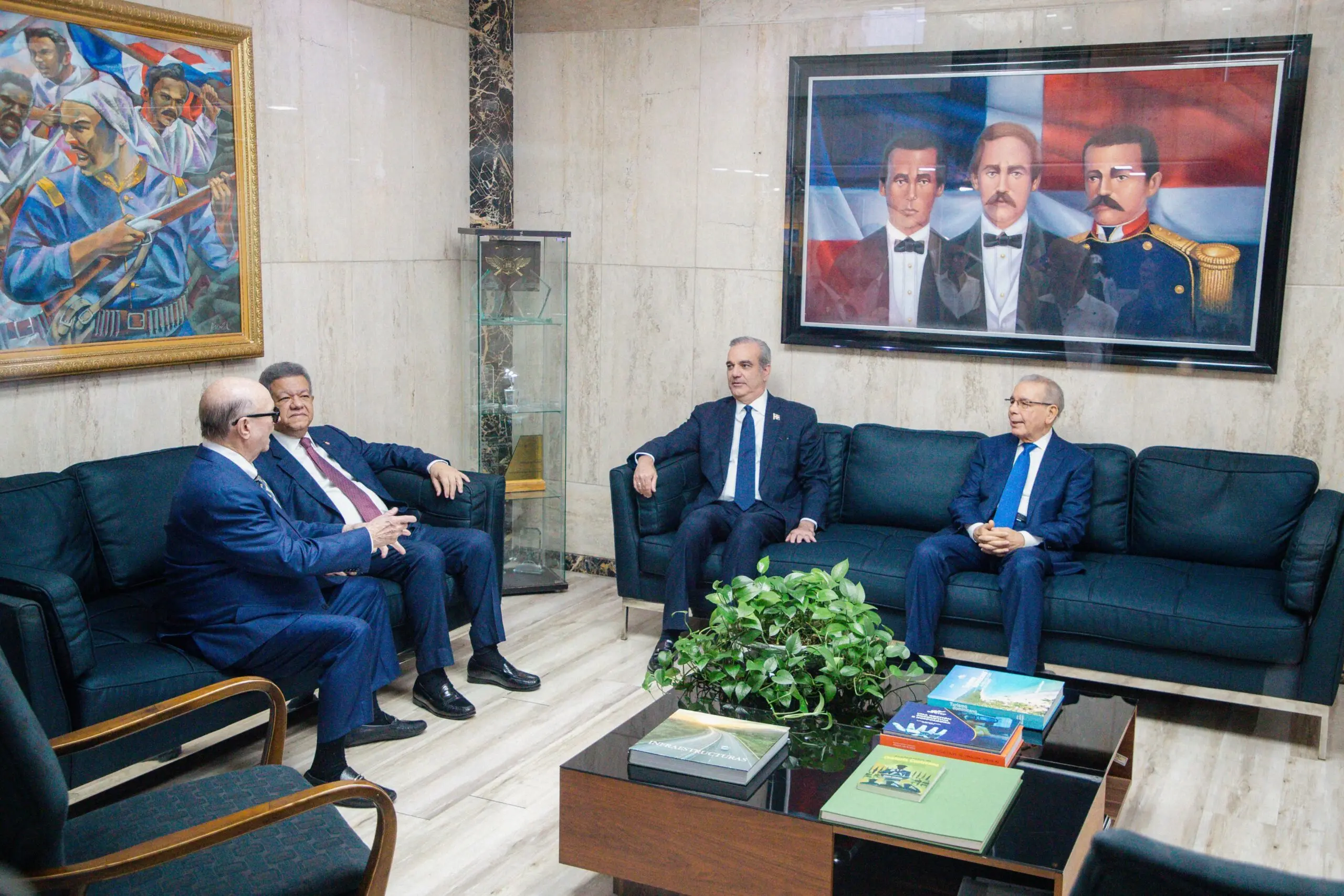 Hipolito, Leonel, Abinader y Danilo reunidos