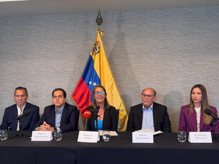 Los opositores venezolanos rescatados de embajada