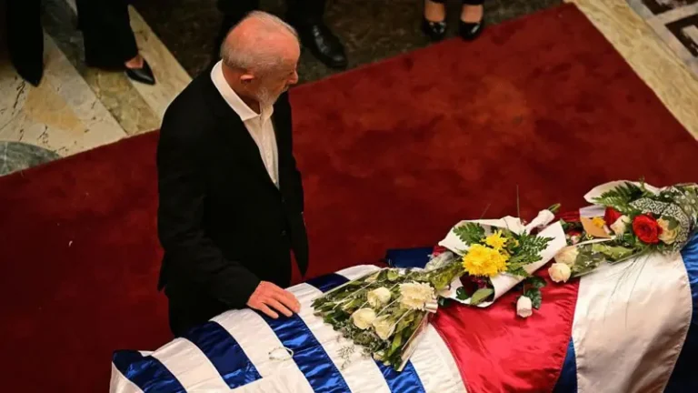 Lula DaSilva frente ataud Pepe Mujica