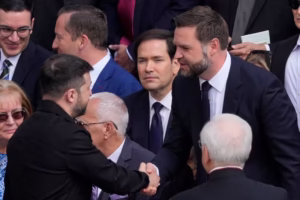 Papa inicia pontificado