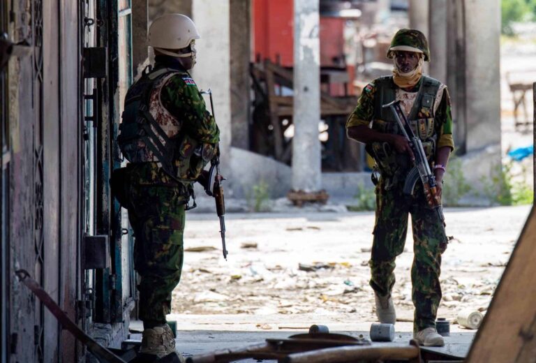 crisis-en-haiti-kenianos-recuperan-el-puerto-de-puerto-principe