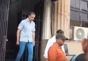Antonio-Espaillat-mientras-salia-del-Paslacio-de-Justicia
