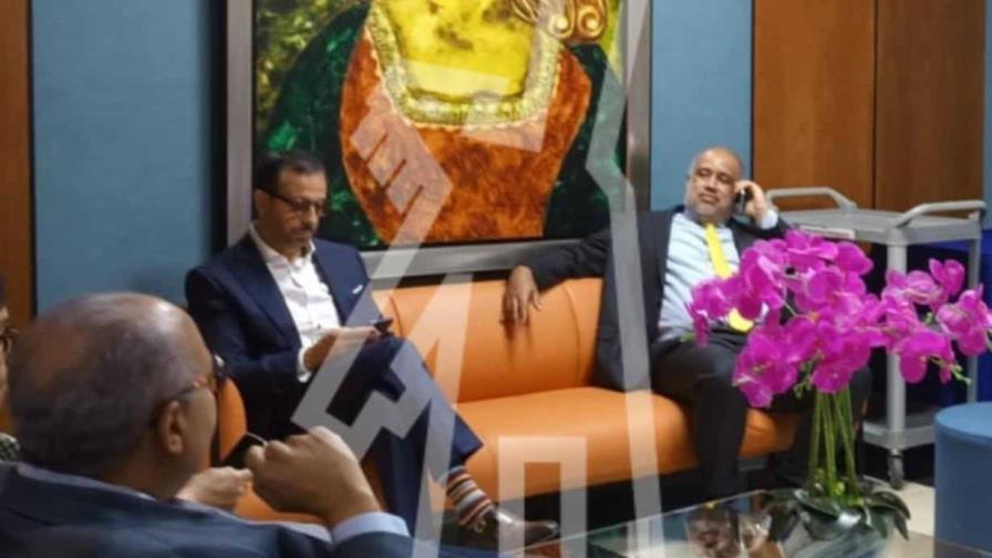 Antonio Espaillat y su abogado en el MP