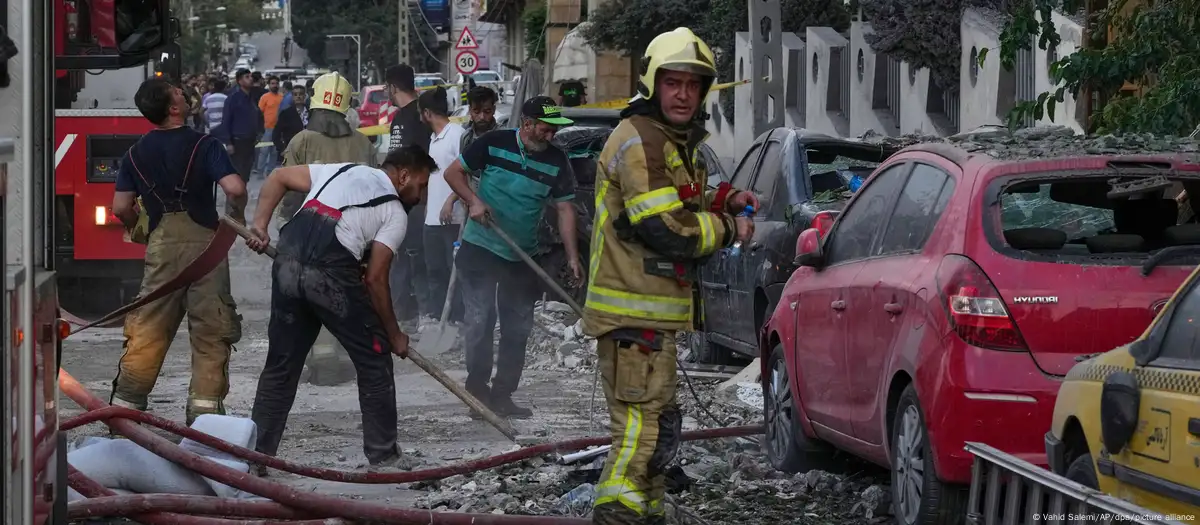 Escombros en las calles de Teheran