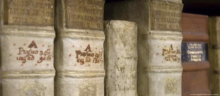 La Biblia, quien la escribió