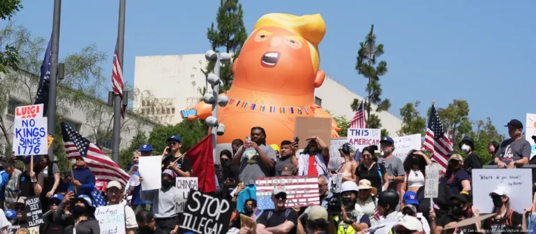 Miles contra rey Trump