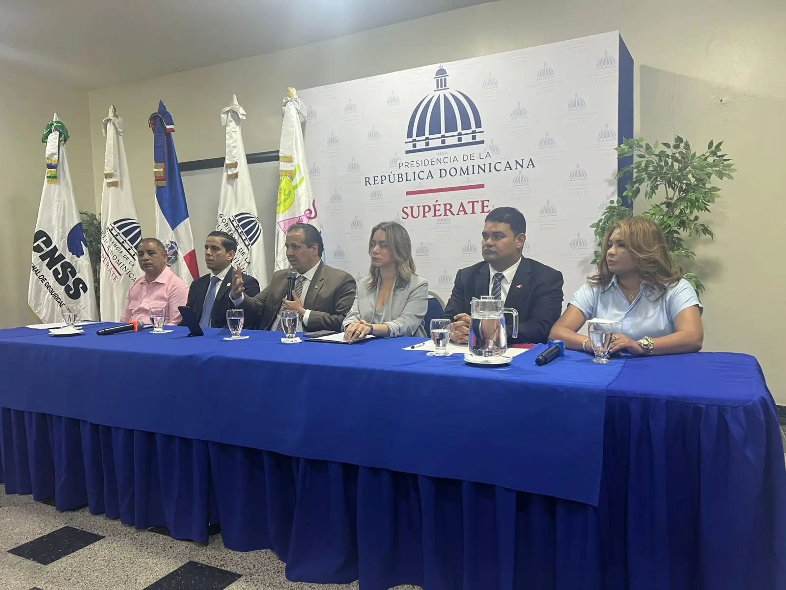 Ministro de salud Victor Atallah