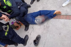 Momento del arresto del que disparo contra Miguel Uribe en Colombia