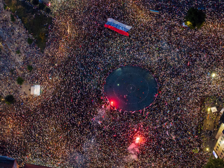Protestas violentas en Serbia
