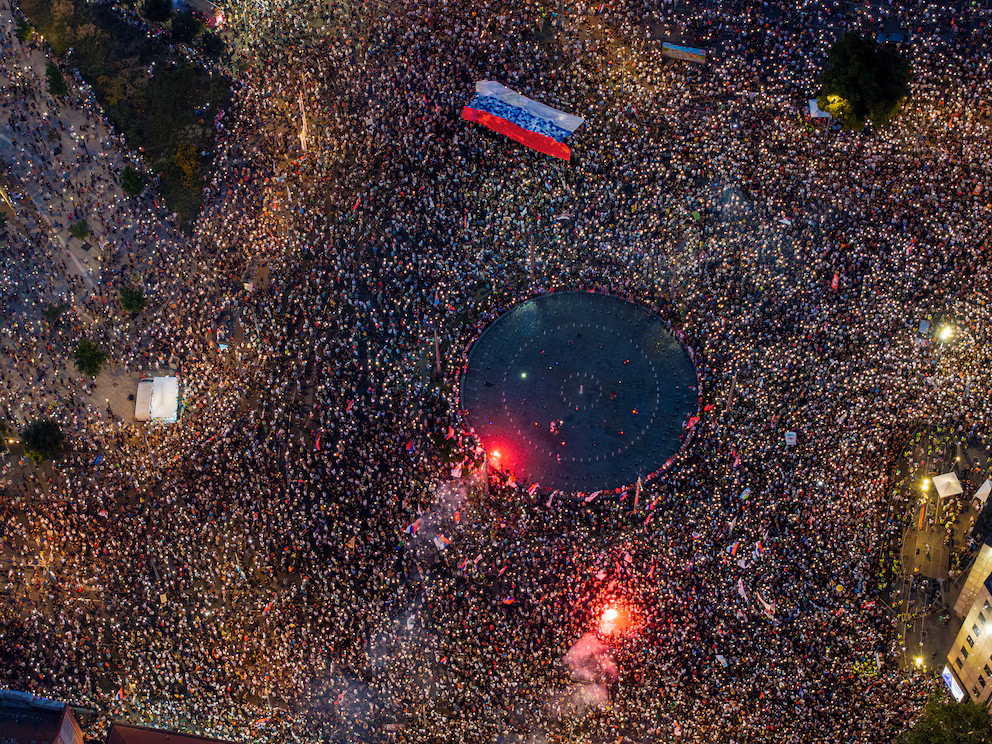 Protestas violentas en Serbia