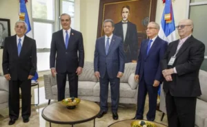 Segunda reunion presidente y expresidentes de RD