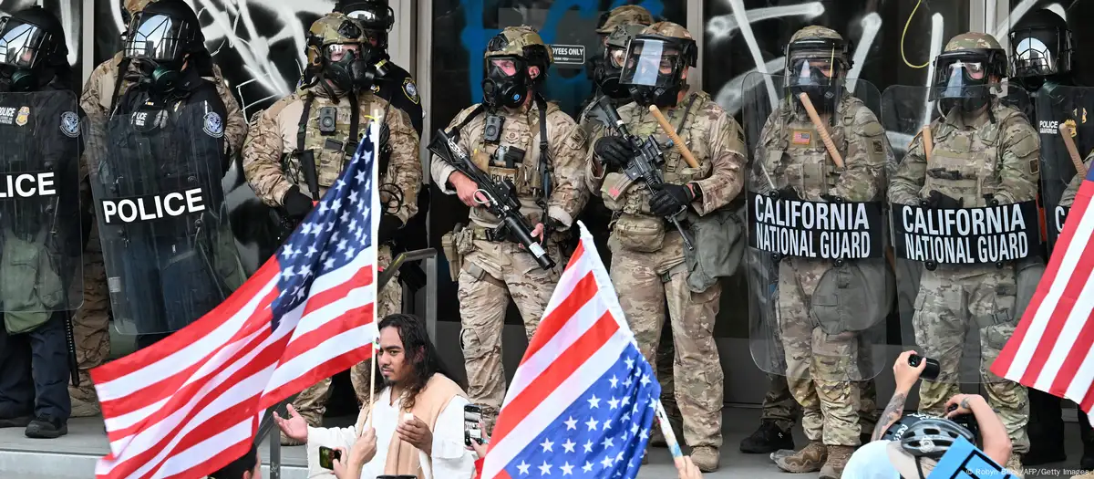 Soldados autorizados actuar en Los Angeles