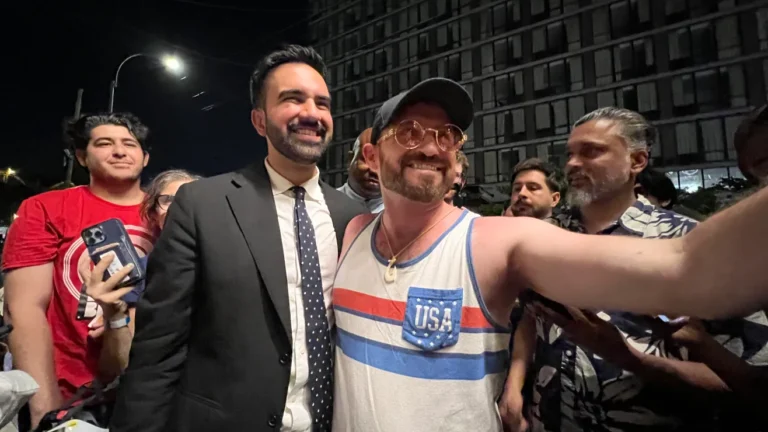 Triunfo de Zohran Mandani en primarias democratas NYC