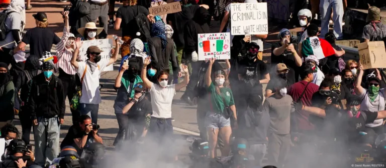 Trump son enemigos extranjeros