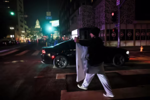 Varios detenidos tras toque de queda en Los Angeles