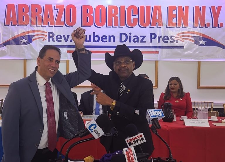 comunitarios-deportistas-y-amas-de-casas-distrito-14-Bronx-apoyan-a-Cabrera-768x552