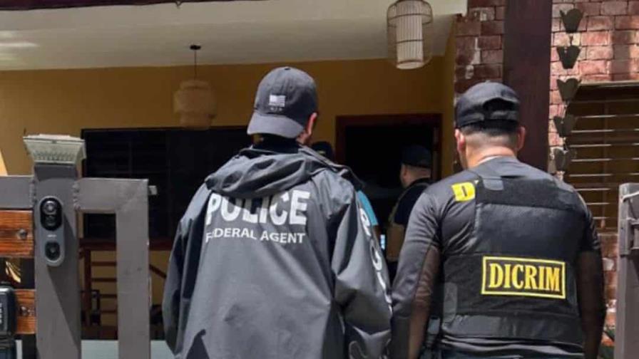 dominican-national-police-policiard-arrest-two-sex-trafficke-22d0