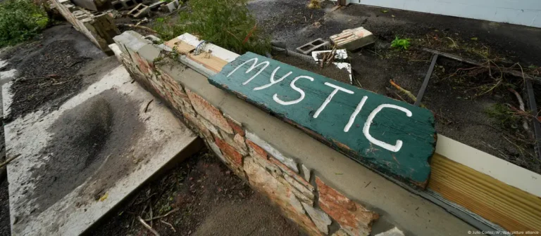 Cartel de Camp Mystic