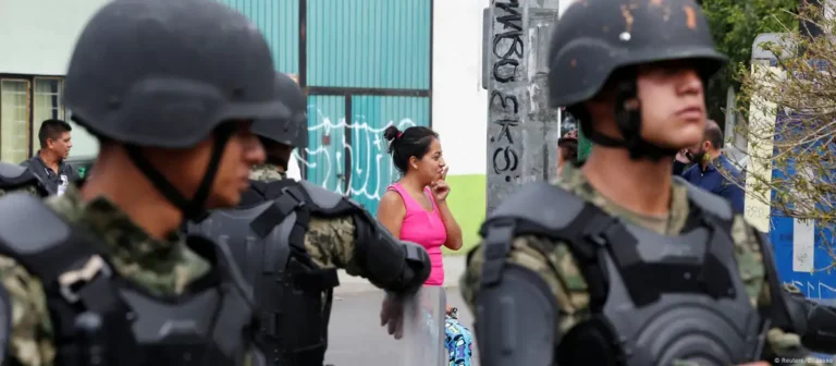 Dos soldados mexicanos