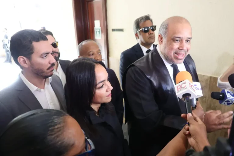 Faride Raful y su abogado