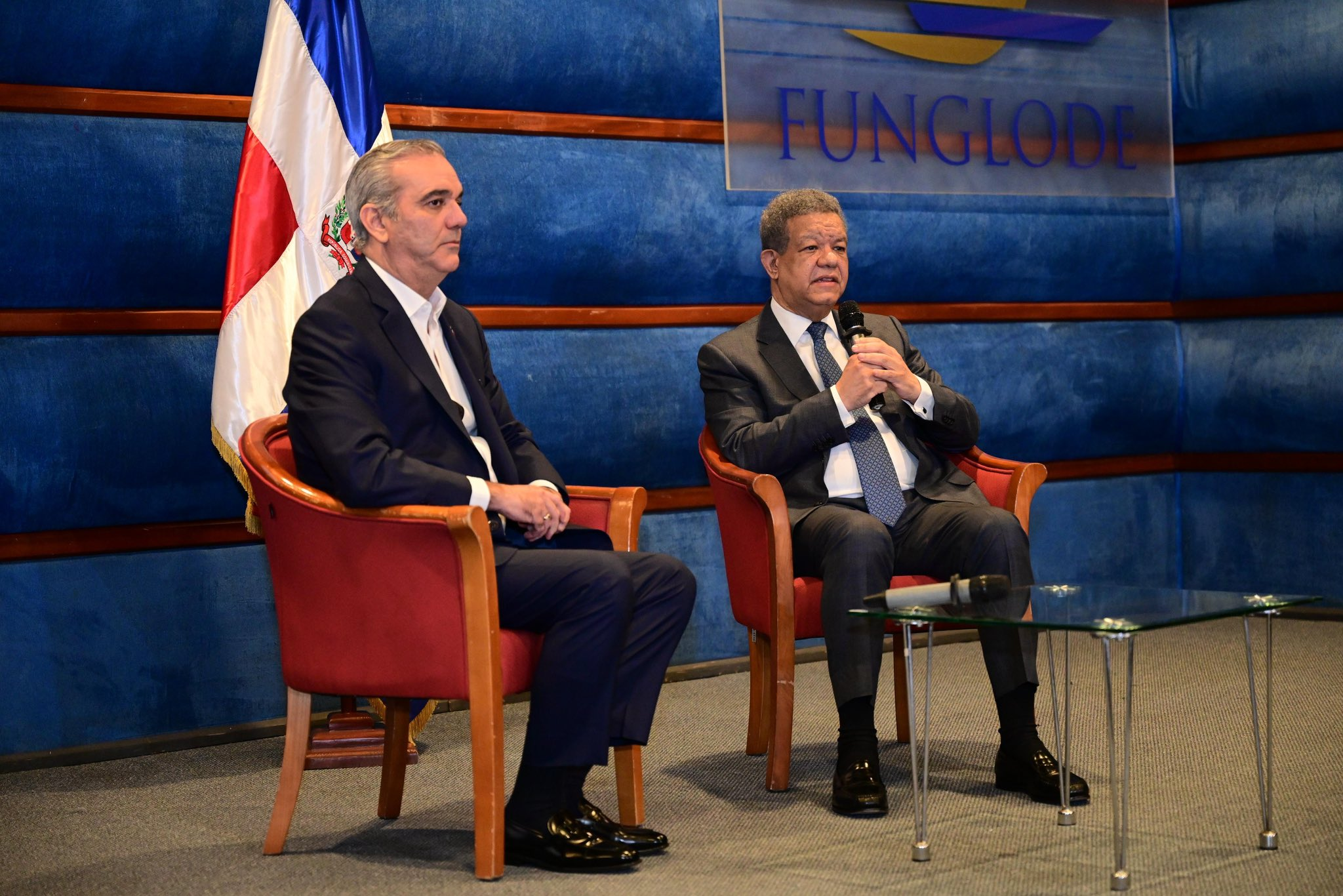 Leonel se reune con Abinader