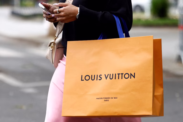 Louis Vuitton bajo investigacion