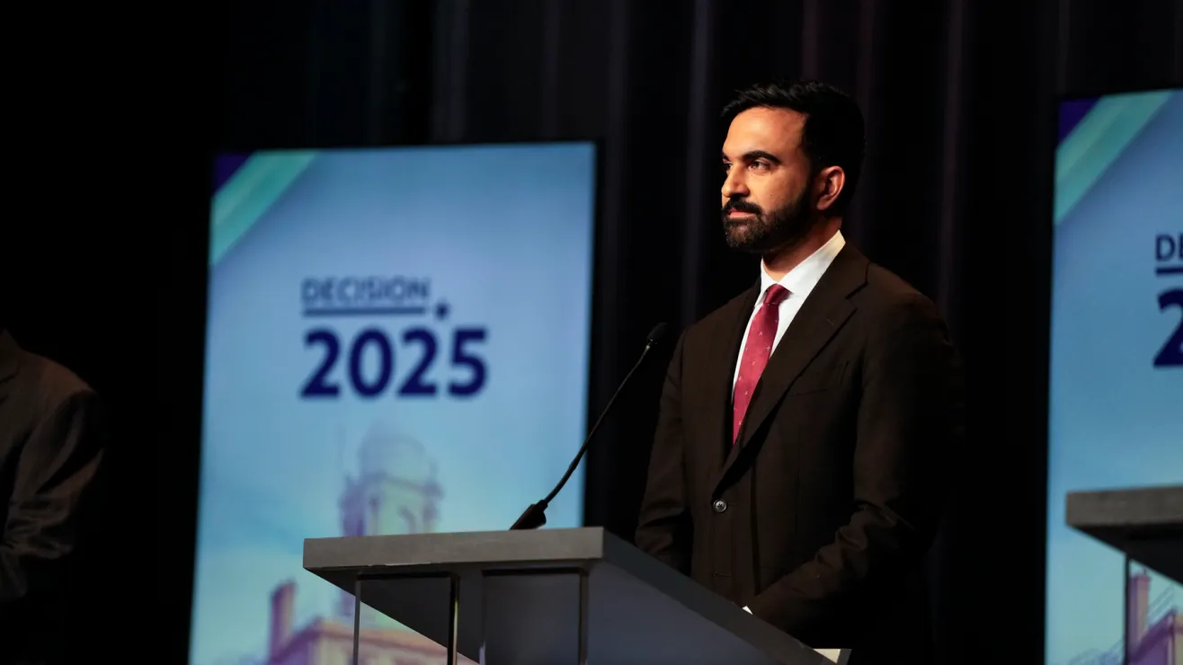 Mamdani en un debate electoral