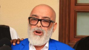 Niegan retiro de querella contra Angel Martinez