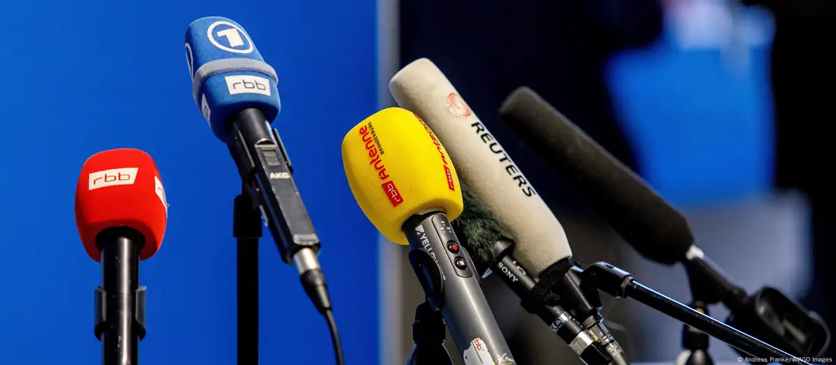 Recortes de fondos a prensa libre