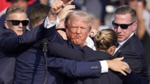 Trump al momneto del atentado