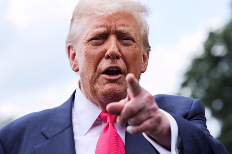 Trump pidedivulgat todo sobre Epstein