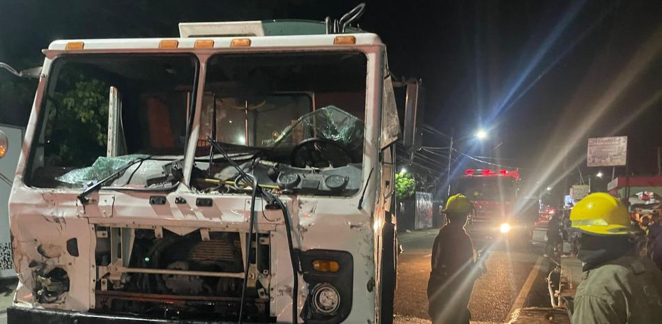 Camion recolector de basura causa accidente en Higuey
