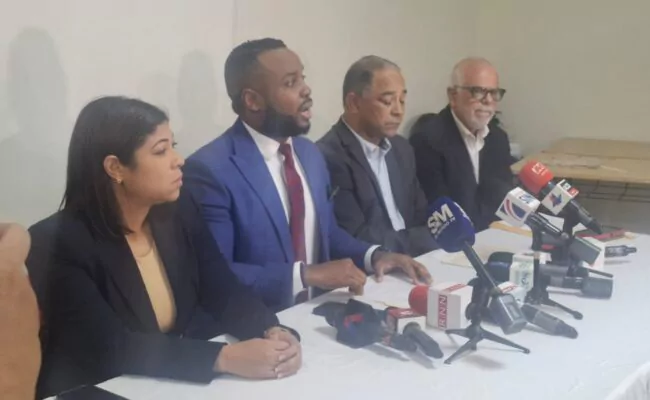 Comunicadores respaldan a fiscal Rosalba Ramos