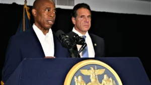 Cuomo-y-Adams-2