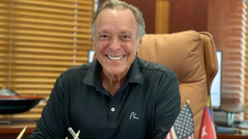 Mike Fernandez, millonario cubano que en Miami desafia a Trump