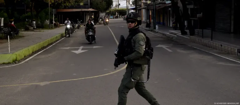 Movilizan ejercitodeColombia pororden de Petro