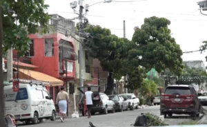Residentes barrio 27 de febrero protestan