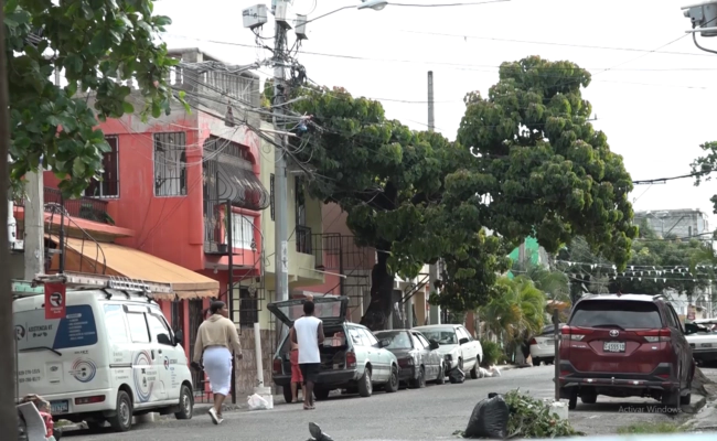 Residentes barrio 27 de febrero protestan