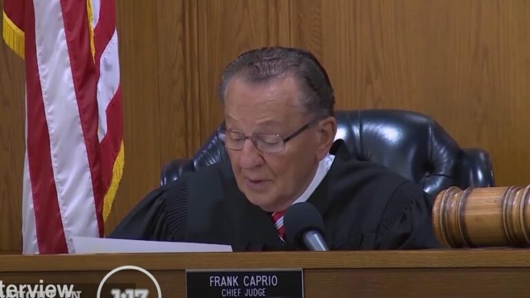 fallece-frank-caprio-el-juez-mas-empatico-362e9a09-focus-0-0-896-504