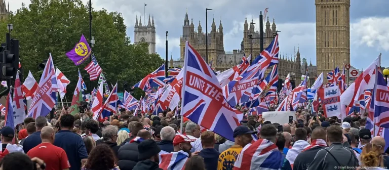 110mil personas en manifestacion de migracion en Londres